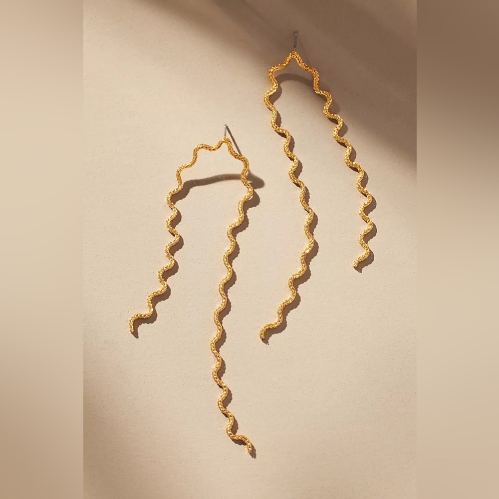 NWT Anthropologie Single Scalloped Drop Earrings